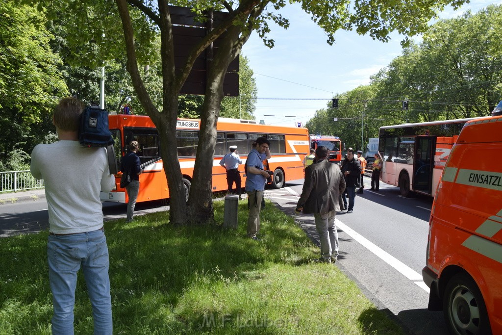 VU Schulbus Taxi Severinsbruecke Rich Innenstadt P22.JPG - Miklos Laubert